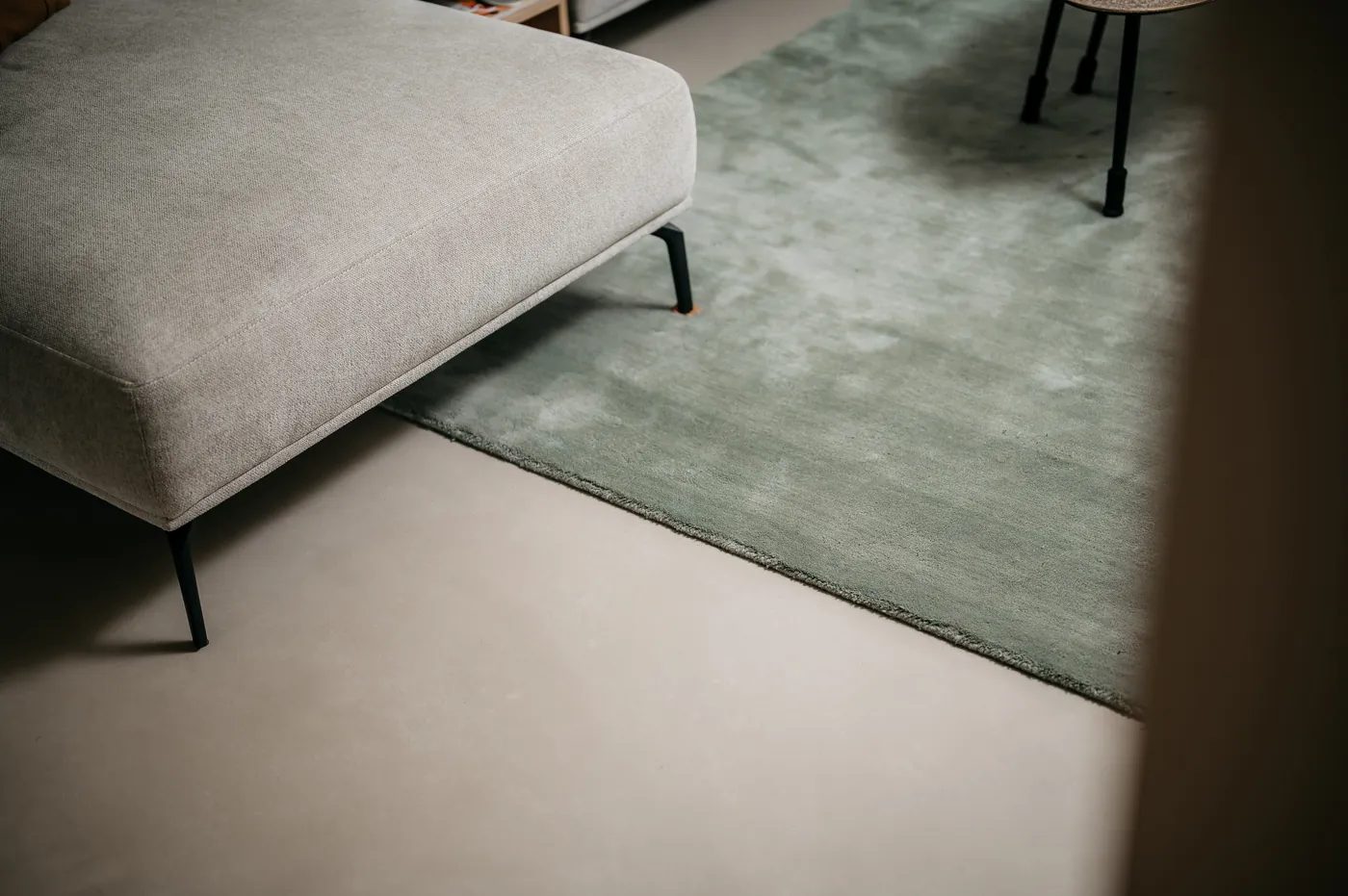 Fijne structuur van een cementgebonden gietvloer