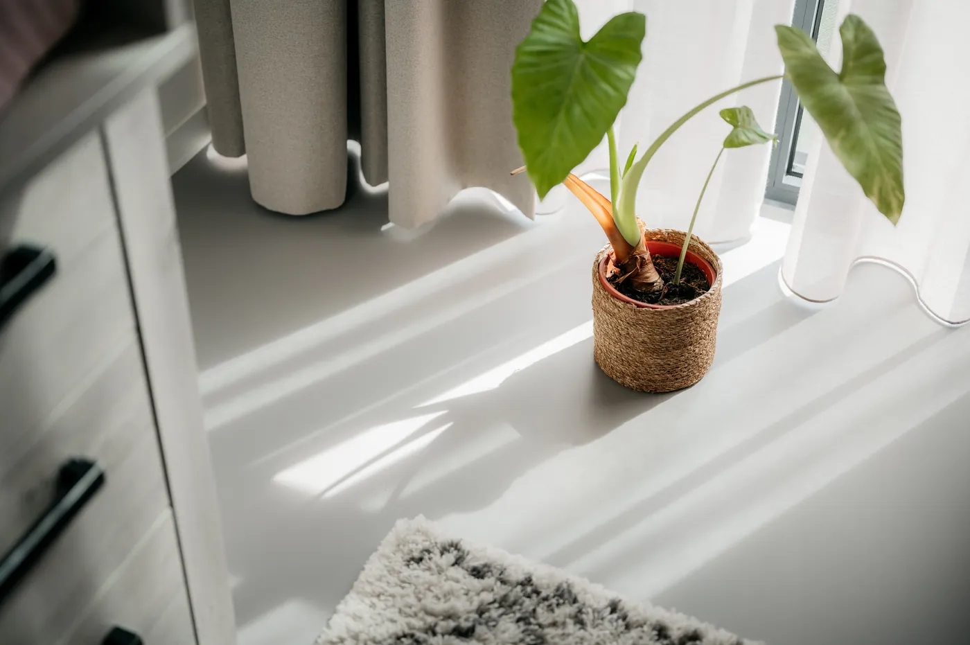 Gietvloer loopt door naar de kleedruimte en badkamer